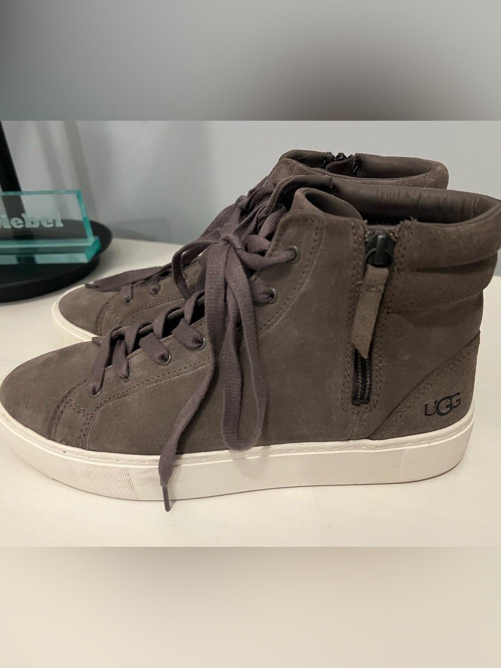 EUC UGG Olli High-Top Suede Women’s Sneakers size 9
